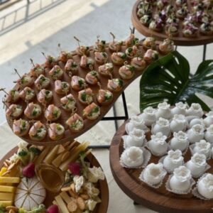 Набор деревянных подставок для еды